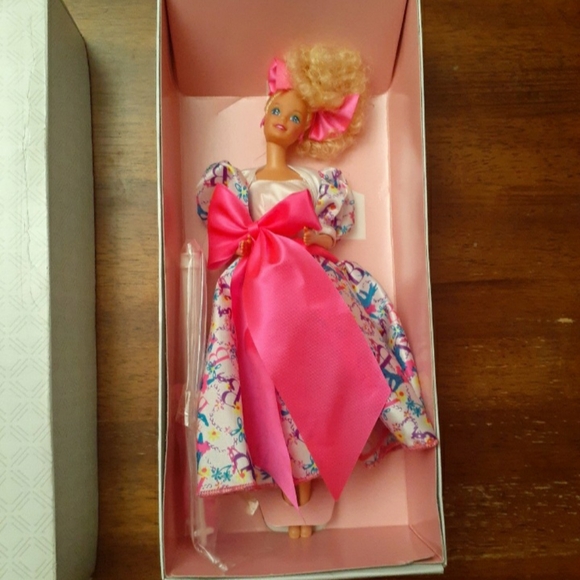 Barbie Style Collector Doll Limited Edition - Picture 3 of 5